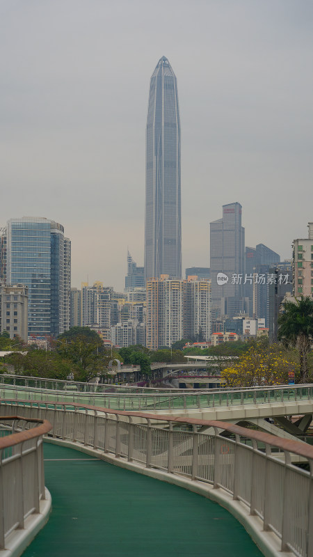 深圳福田城市绿道地标平安大厦城市天际线