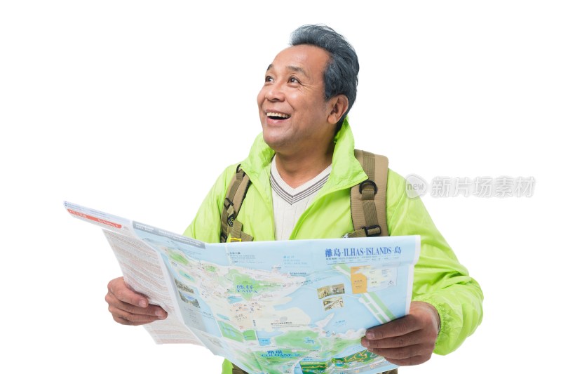 快乐的中老年人拿着地图