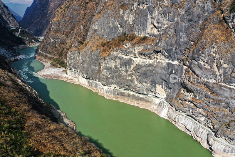 香格里拉上虎跳峡