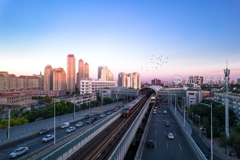 天津复兴门地铁站城市交通建筑日落晚霞风光