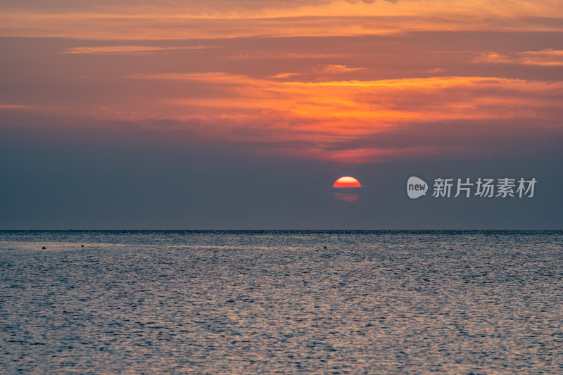 海上日落景象