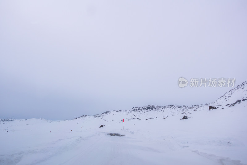 新疆阿勒泰喀纳斯冬季雪景