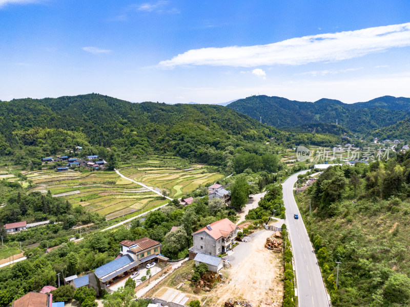 山间公路道路交通航拍摄影图