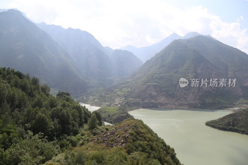 四川川西阿坝州茂县叠溪海子高视角风景