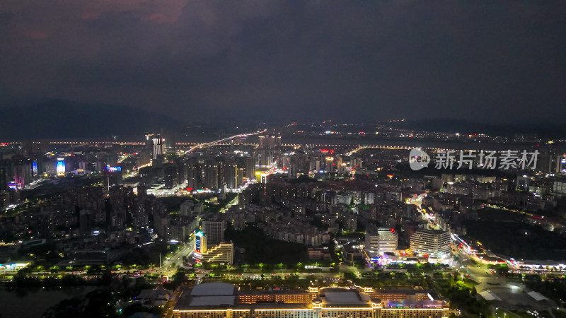 航拍肇庆城市夜幕降临