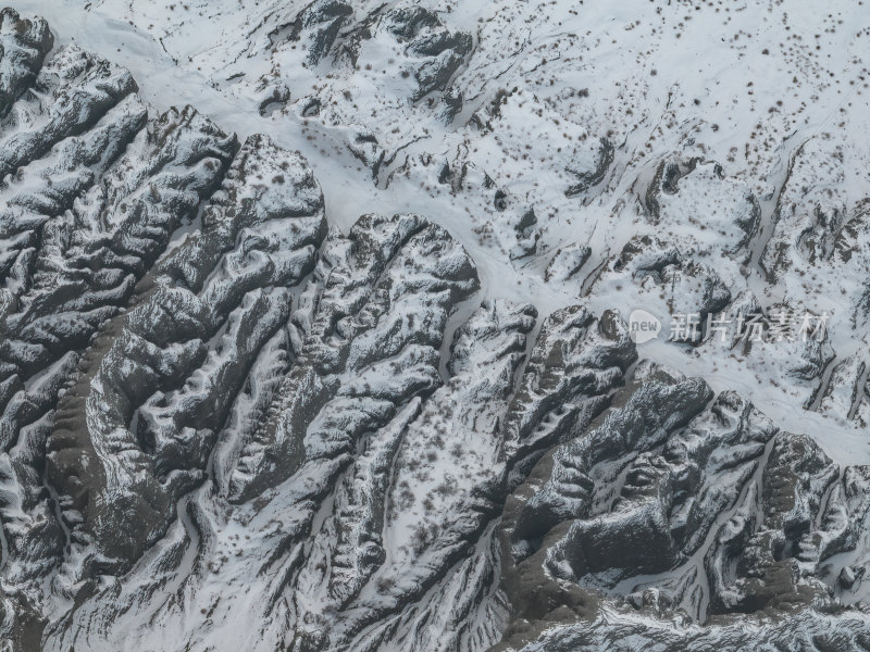 新疆北疆独山子大峡谷纹理雪山高空航拍