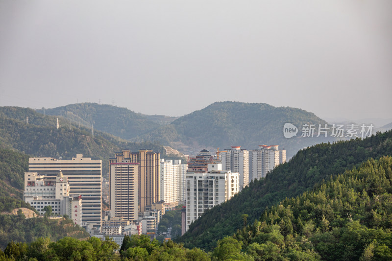 陕西延安凤凰山黄昏景观