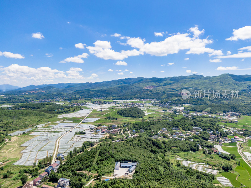 蓝天白云山川丘陵航拍摄影图