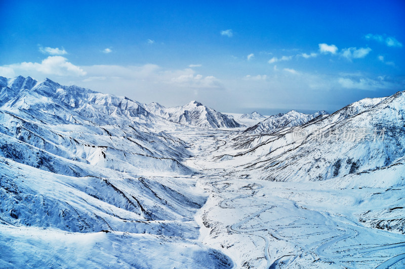 连绵不绝的雪山