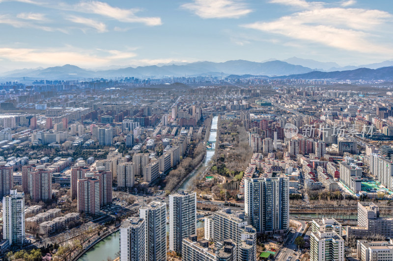 北京城市风光河流建筑群蓝天白云