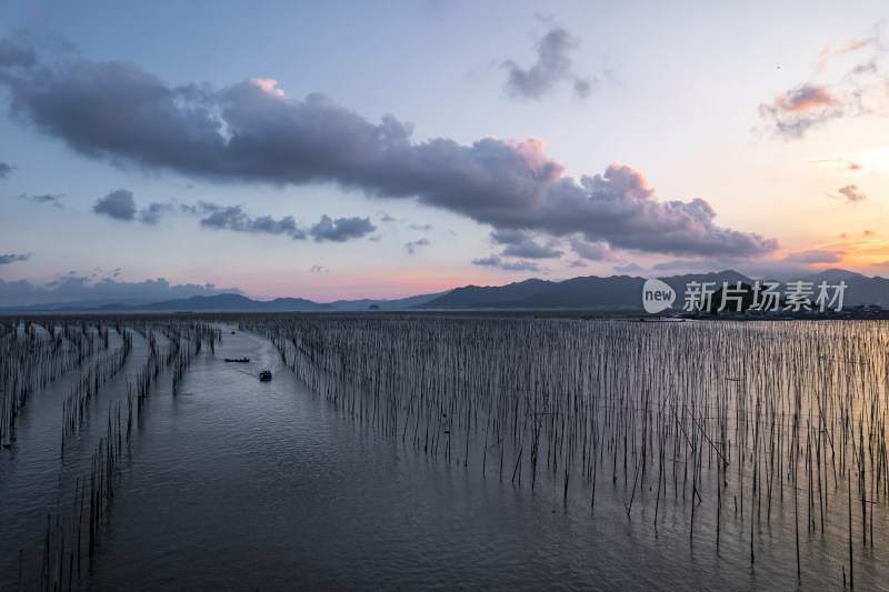 海上日落晚霞的福建霞浦沿海滩涂自然风光