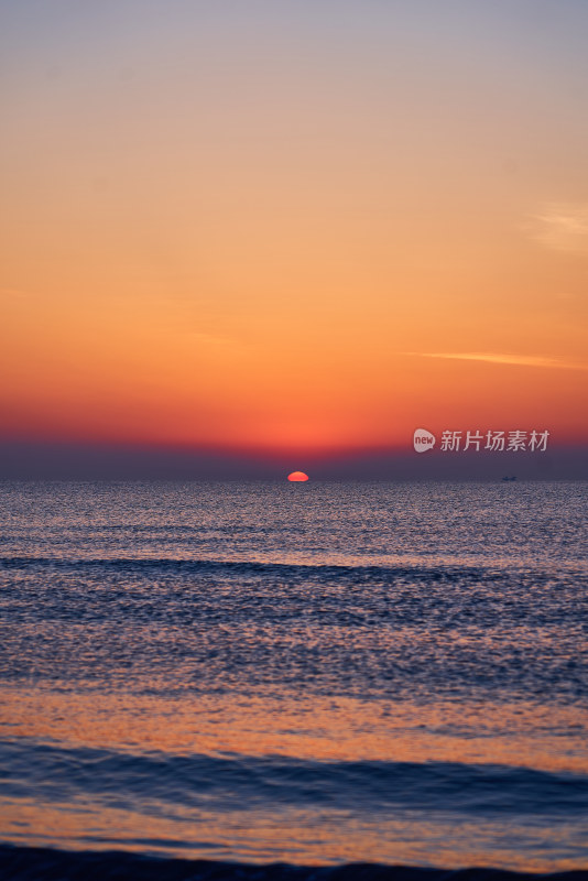 海边日出朝霞风光