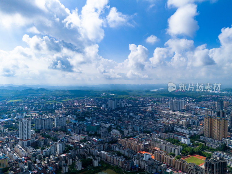 来宾城市大景蓝天白云航拍图