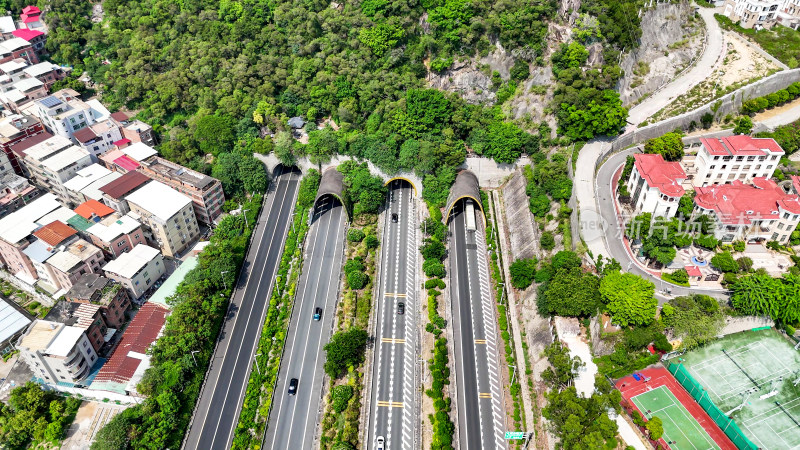 高速公路穿山隧道航拍