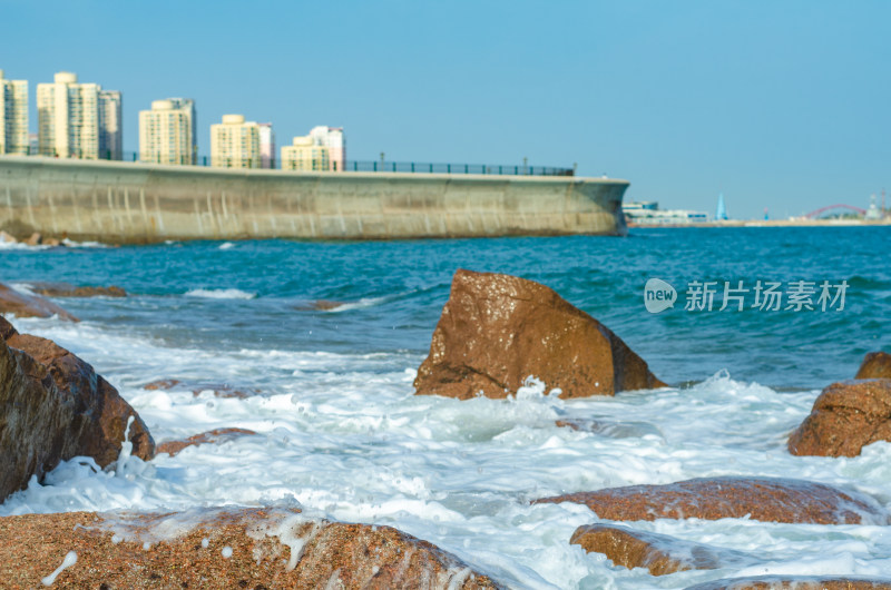 青岛燕儿岛海滨风光