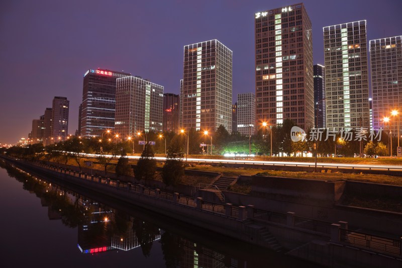 CBD道路夜景