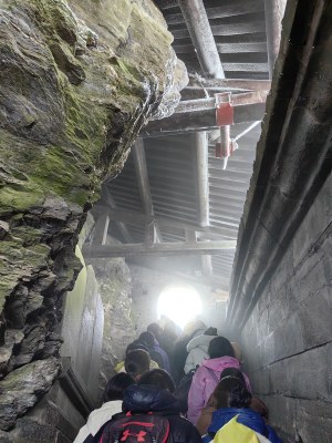 湖北武当山景区冬天大雪雾凇古建筑旅游