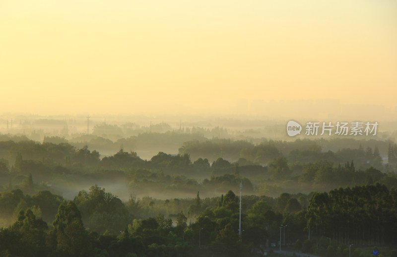 晨光中的成都市郊区风光