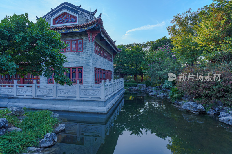 佛山顺峰山公园粤剧大观园传统岭南园林湖景