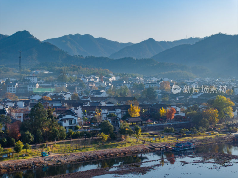 航拍安徽宣城泾县桃花潭风景区老街村庄