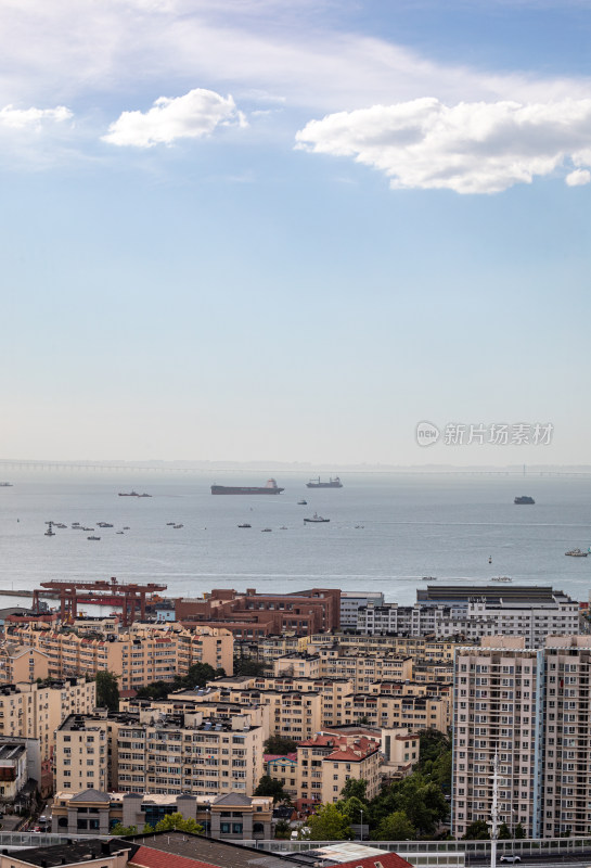 青岛栈桥海滨海岸城市建筑景观航拍高视角