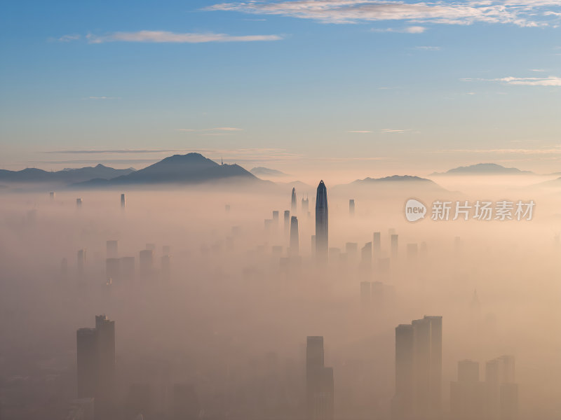 深圳福田CBD大湾区城市天际线上的薄雾