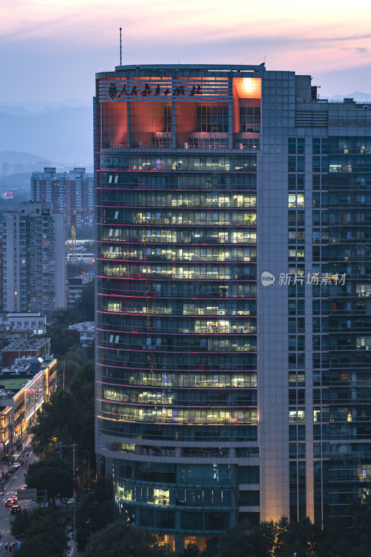 北京人民教育出版社夜景