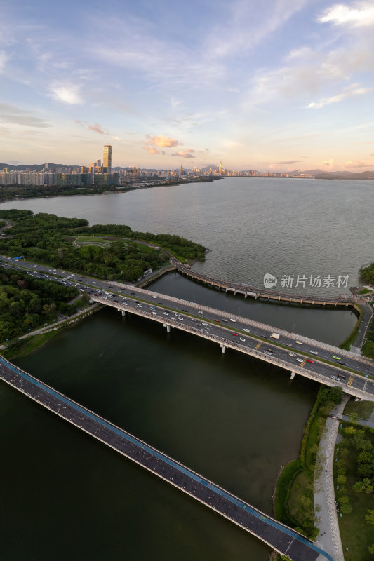 深圳福田南山城市绿洲与高楼林立街道航拍