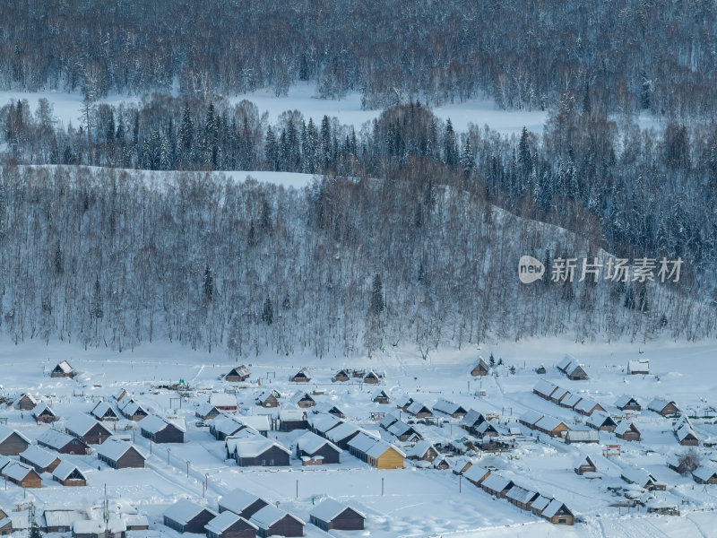 新疆北疆阿勒泰禾木冬季雪景童话世界航拍