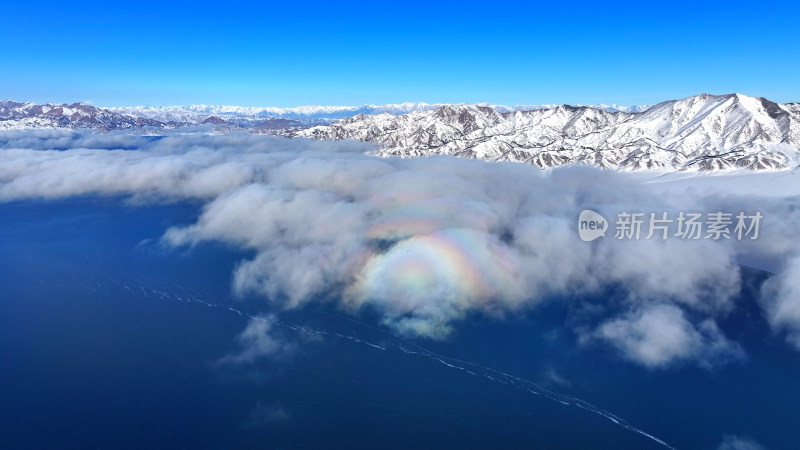 冬季赛里木湖雪山云海佛光航拍