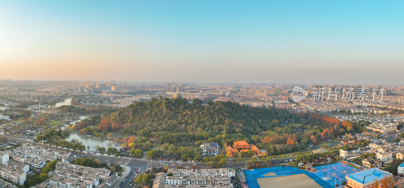 航拍昆山城市秋冬夕阳风光