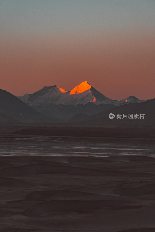 珠穆朗玛峰加乌拉山口