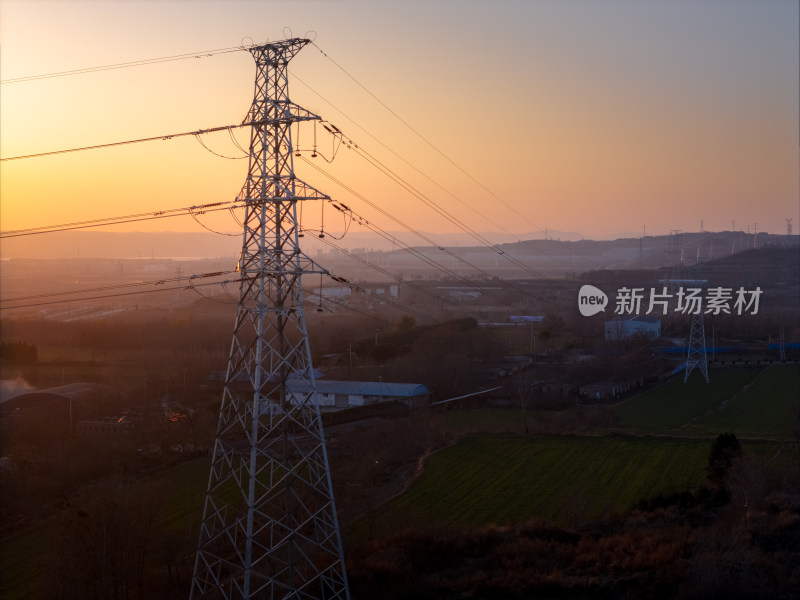 高压电网高塔日落