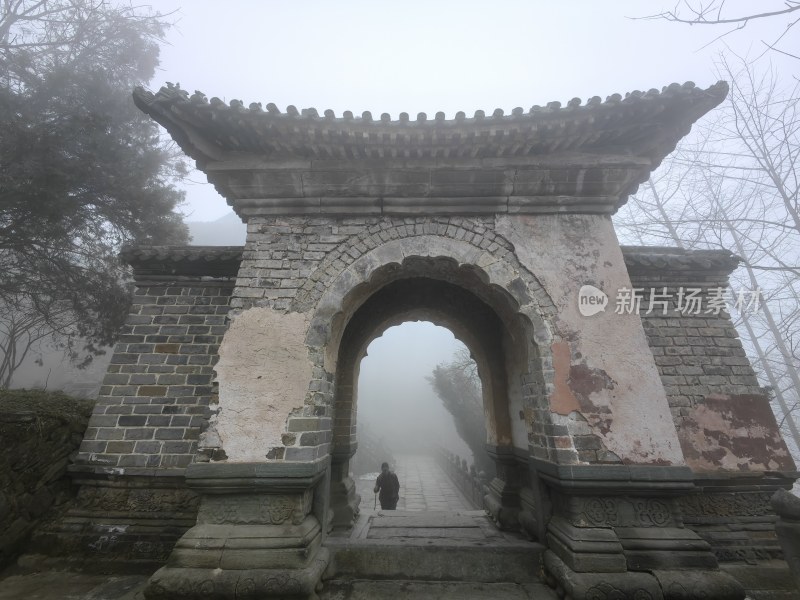 湖北武当山景区南岩宫古建筑旅游