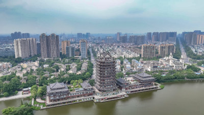 眉山城市暴雨来临乌云密布航拍图