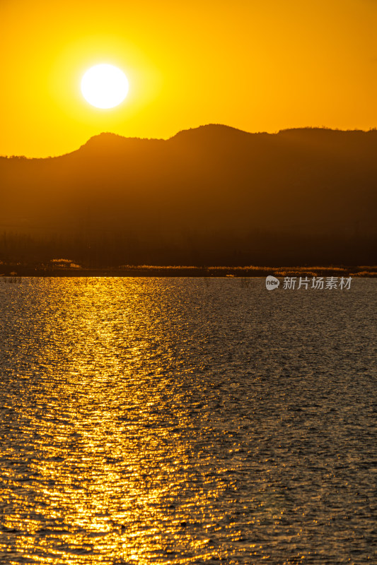 山东济宁邹城孟子湖黄昏日落景观