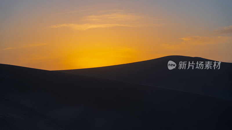 沙漠日落剪影