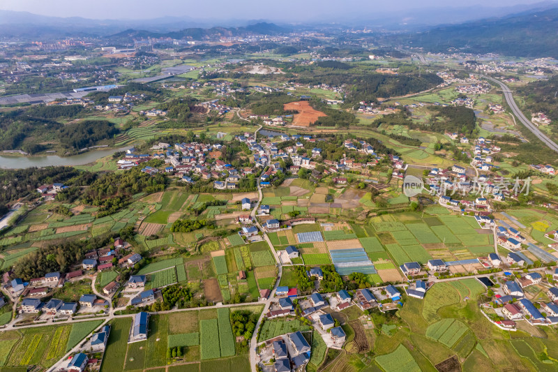 山川丘陵美丽乡村航拍摄影图