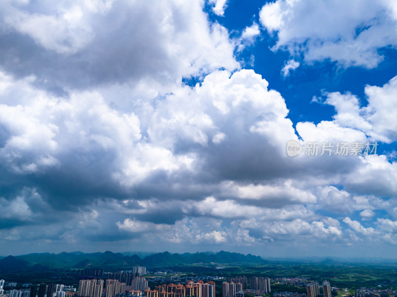 广西来宾城市大景蓝天白云航拍图