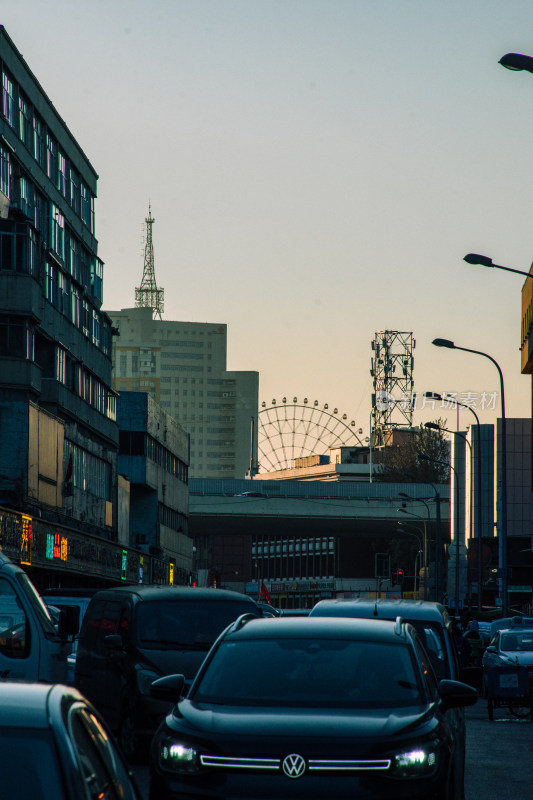 城市夜晚夕阳街拍