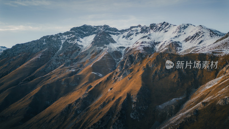 航拍雪山山脉自然风景