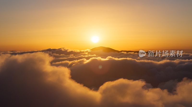 唯美高山日出云海冬季雾凇森林美景大好河山