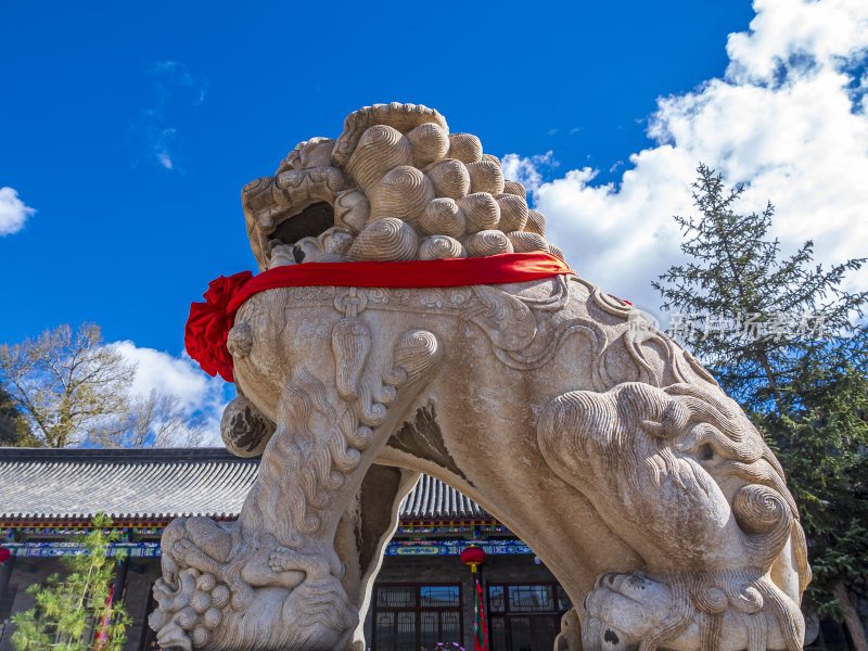 山西五台山普化寺禅院早上风景