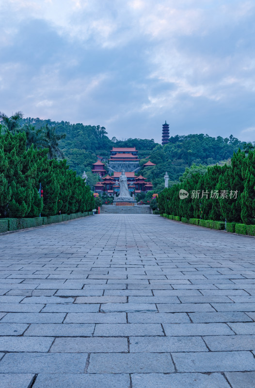 广州南沙天后宫景区广场天后圣像雕塑