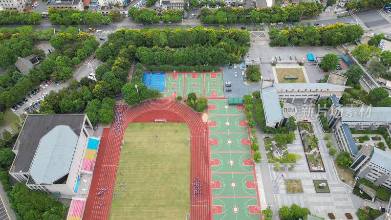 航拍江苏无锡市青山高级中学