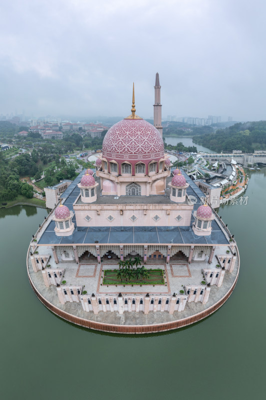 马来西亚布城粉色水上清真寺建筑景观航拍