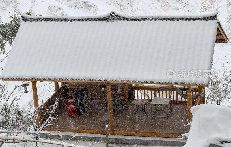 重庆酉阳：千氹田边飞白雪