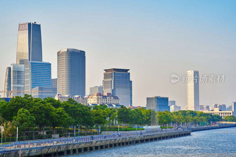 黄浦江两岸的城市建筑