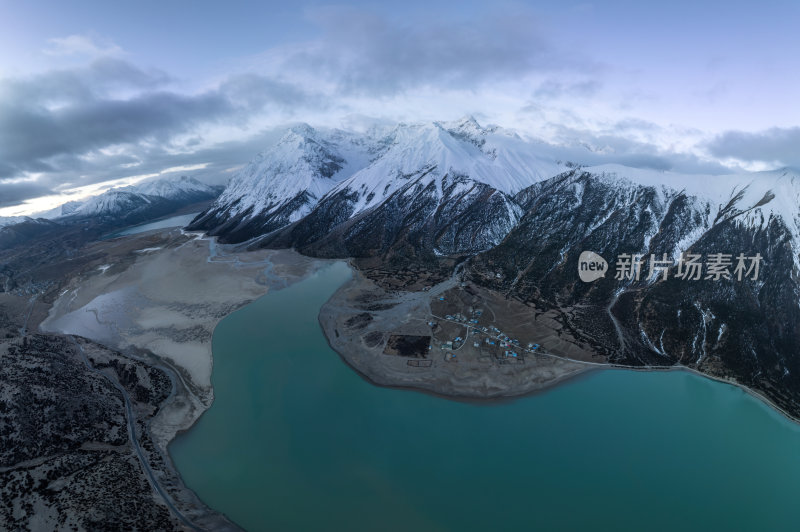 西藏昌都然乌湖来古雪山冰湖高空航拍