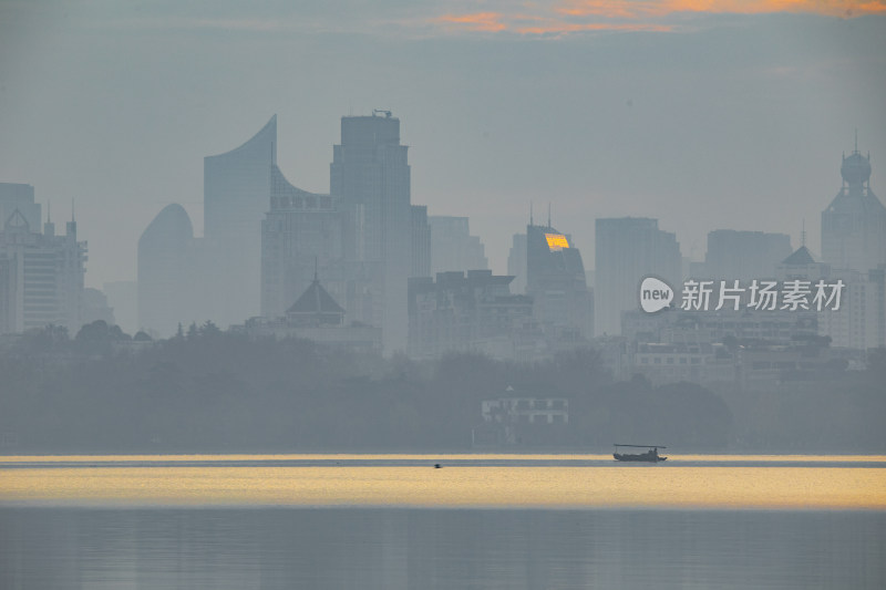 杭州西湖山水与城市建筑同框